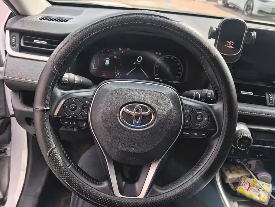 Toyota RAV4 — миниатюра 15