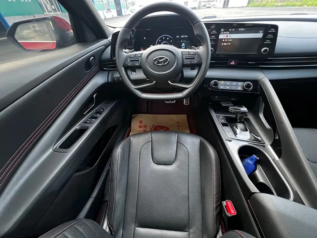 Hyundai Elantra — миниатюра 9