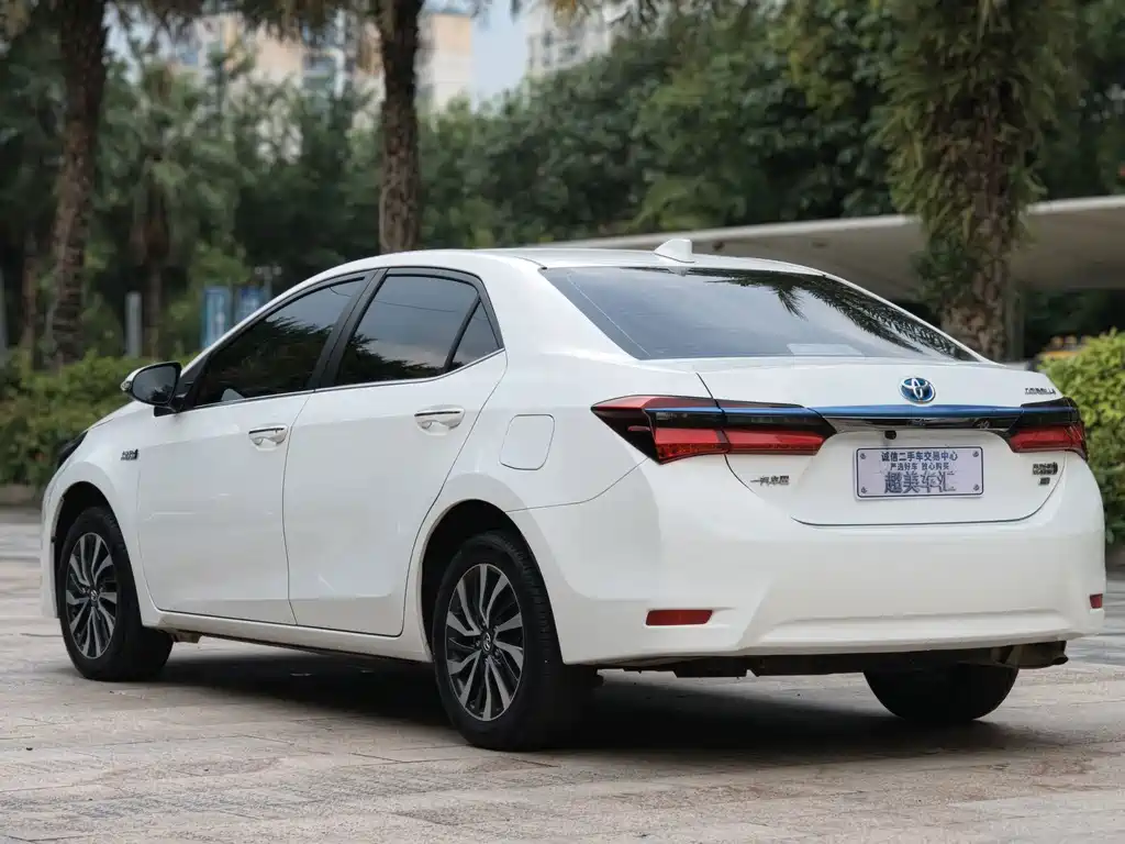 Toyota Corolla Hybrid — миниатюра 4