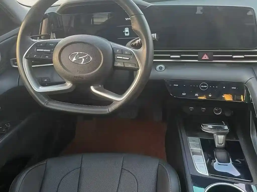 Hyundai Elantra — миниатюра 6