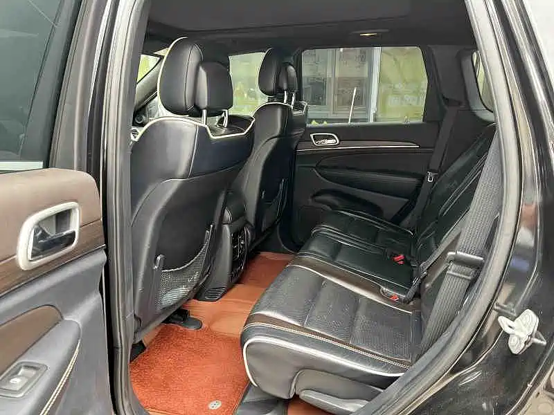 Jeep Grand Cherokee (Import) — миниатюра 6