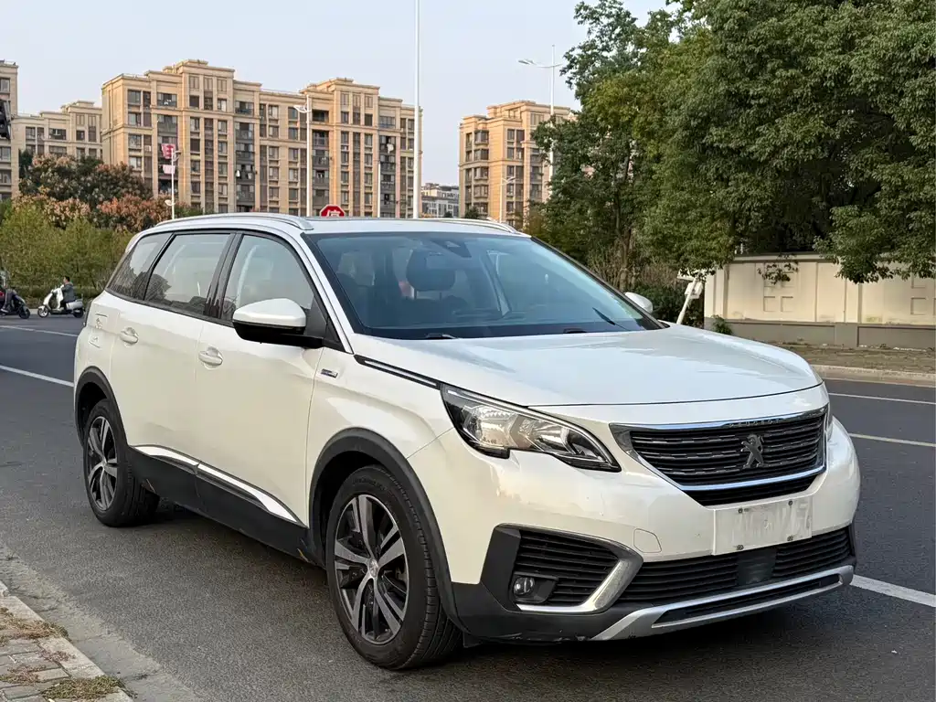 Peugeot 5008 — миниатюра 2