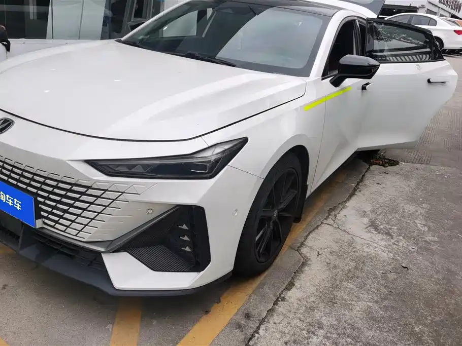 Changan UNI-V 2022