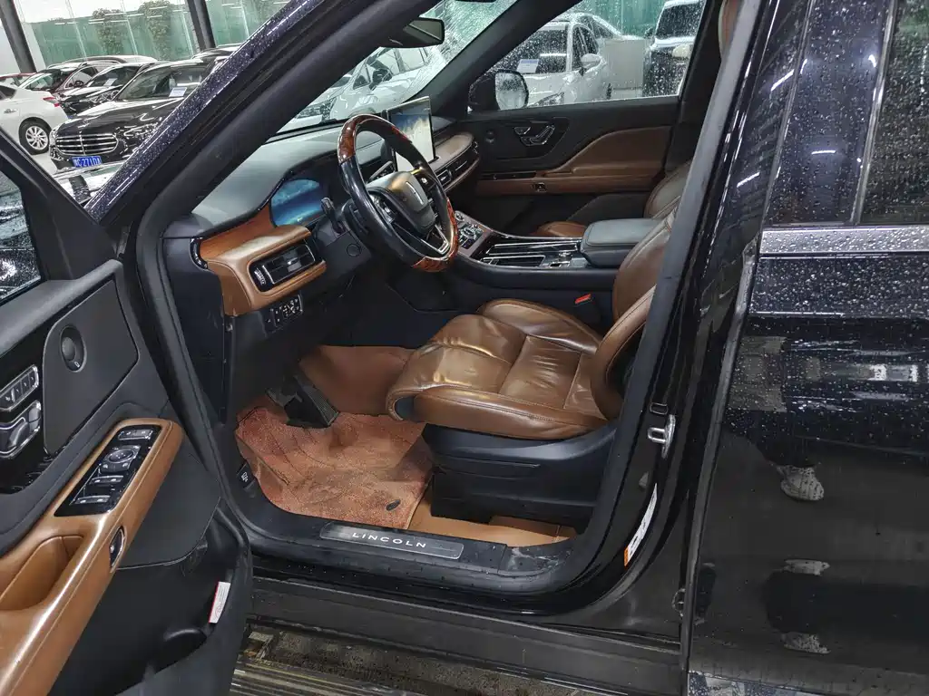 Lincoln Aviator — миниатюра 3