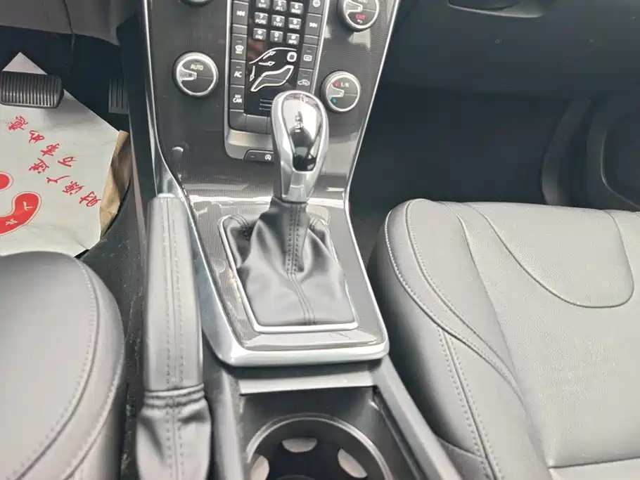 Volvo V40 — миниатюра 16