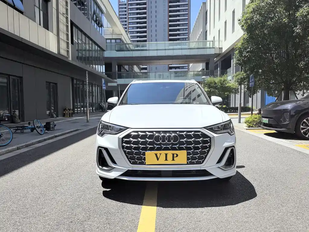 Audi Q3 2024 35 TFSI Fashion