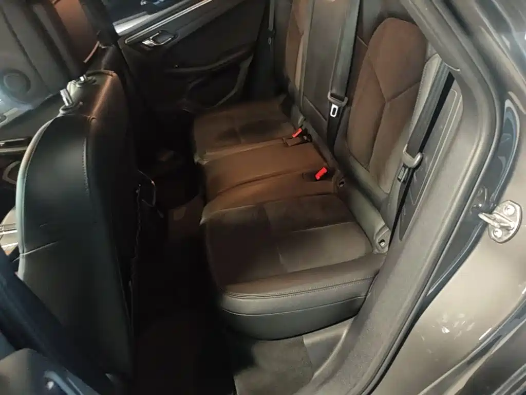 Porsche Macan — миниатюра 17