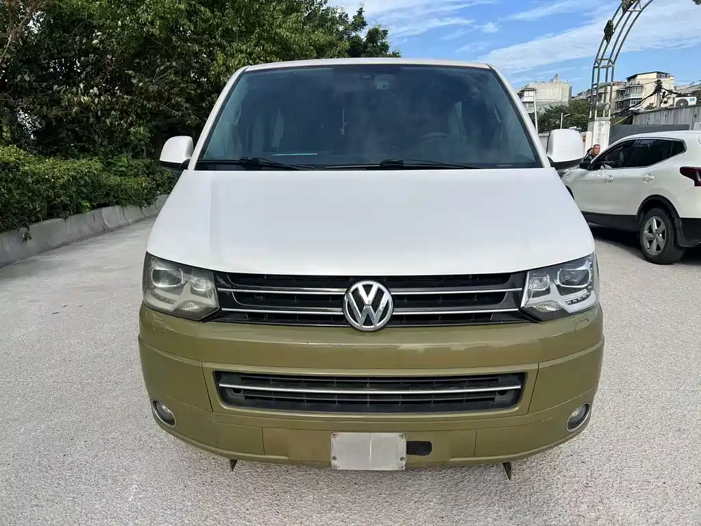 Volkswagen Multivan — миниатюра 2