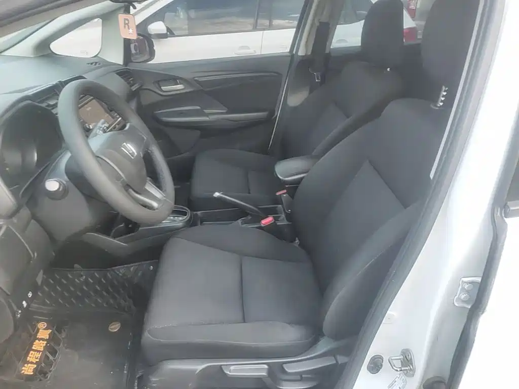 Honda Fit — миниатюра 15