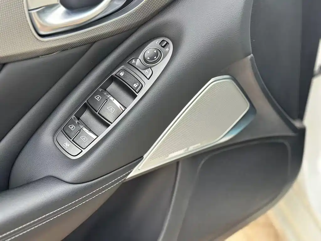 Infiniti Q50L — миниатюра 9