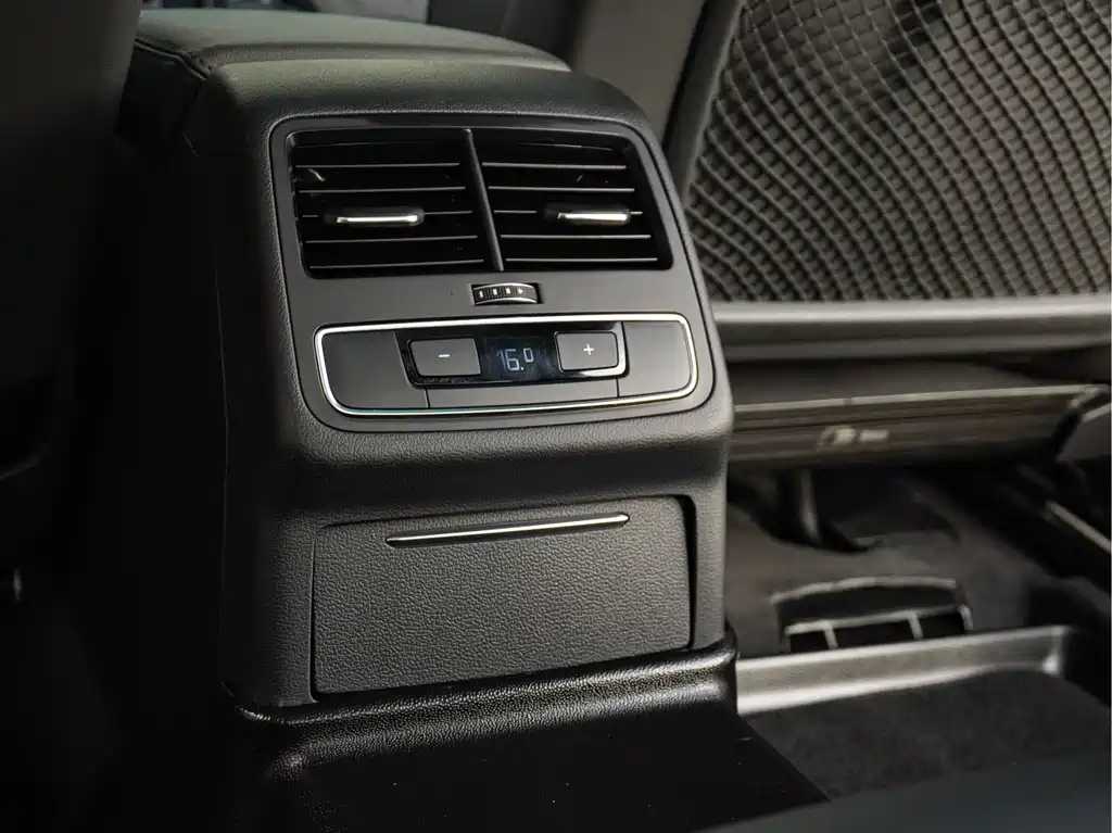 Audi A4L — миниатюра 19