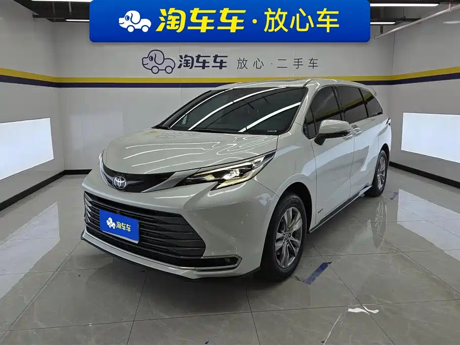Toyota Sienna 2024