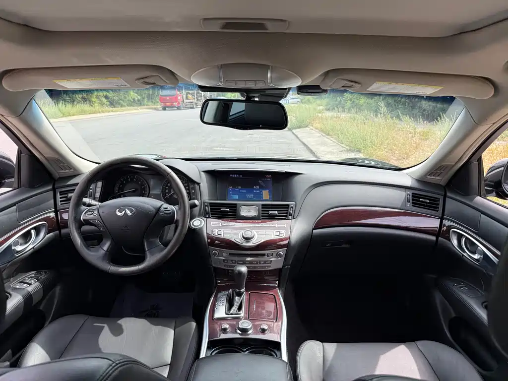 Infiniti Q70 — миниатюра 10