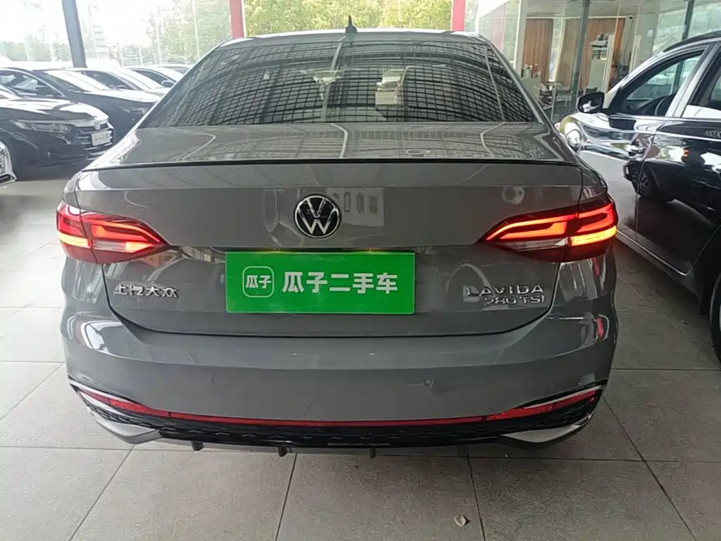 Volkswagen Lavida — миниатюра 6