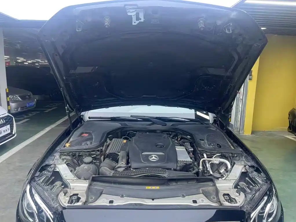 Mercedes-Benz E-Class — миниатюра 11