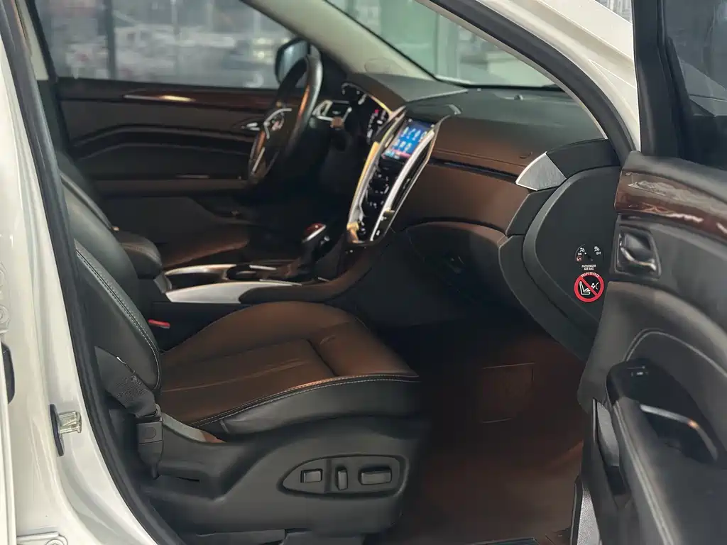 Cadillac SRX — миниатюра 4