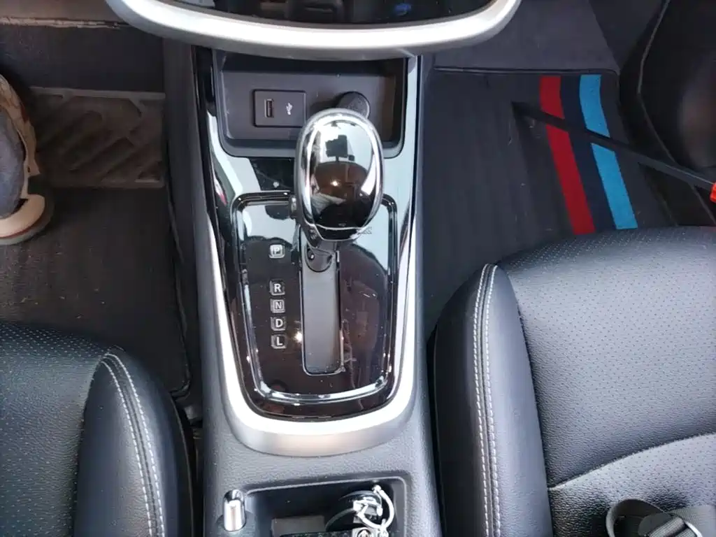 Nissan Tiida — миниатюра 14