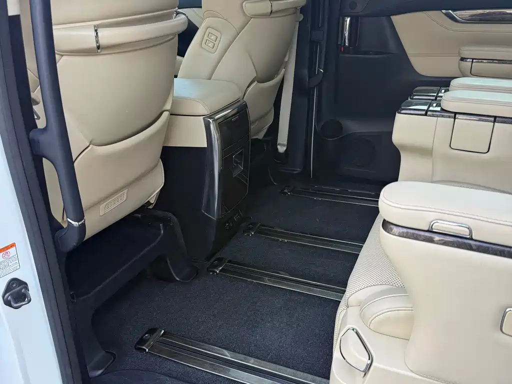 Toyota Alphard 2018 3.5L Luxury