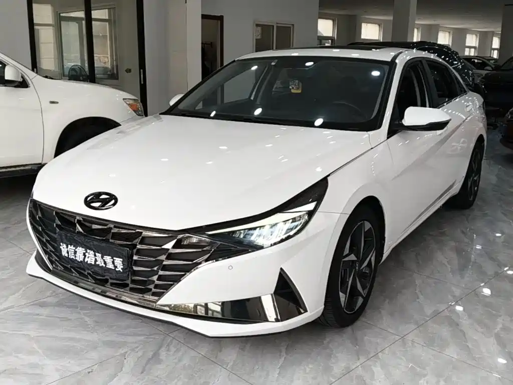 Hyundai Elantra — миниатюра 2
