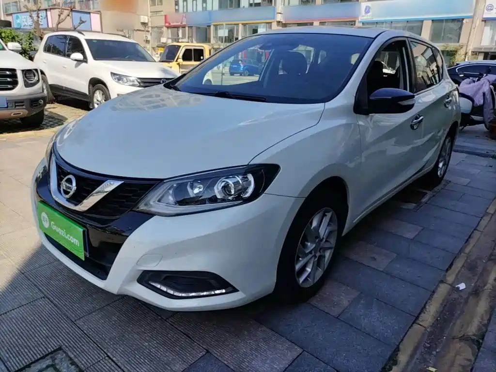 Nissan Tiida — миниатюра 2