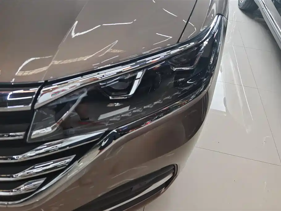 Volkswagen Viloran 2023 380TSI