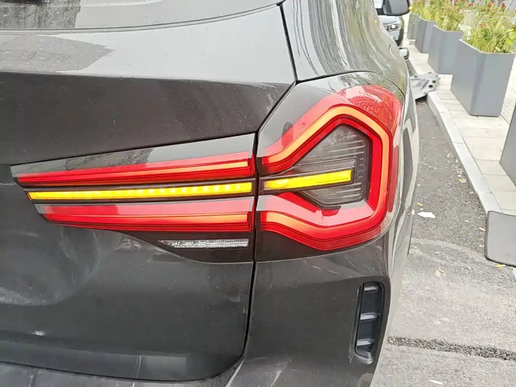 BMW iX3 — миниатюра 8