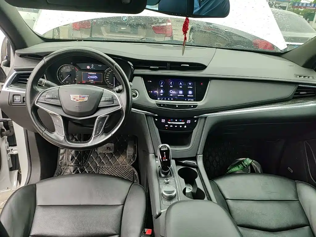 Cadillac XT5 — миниатюра 6