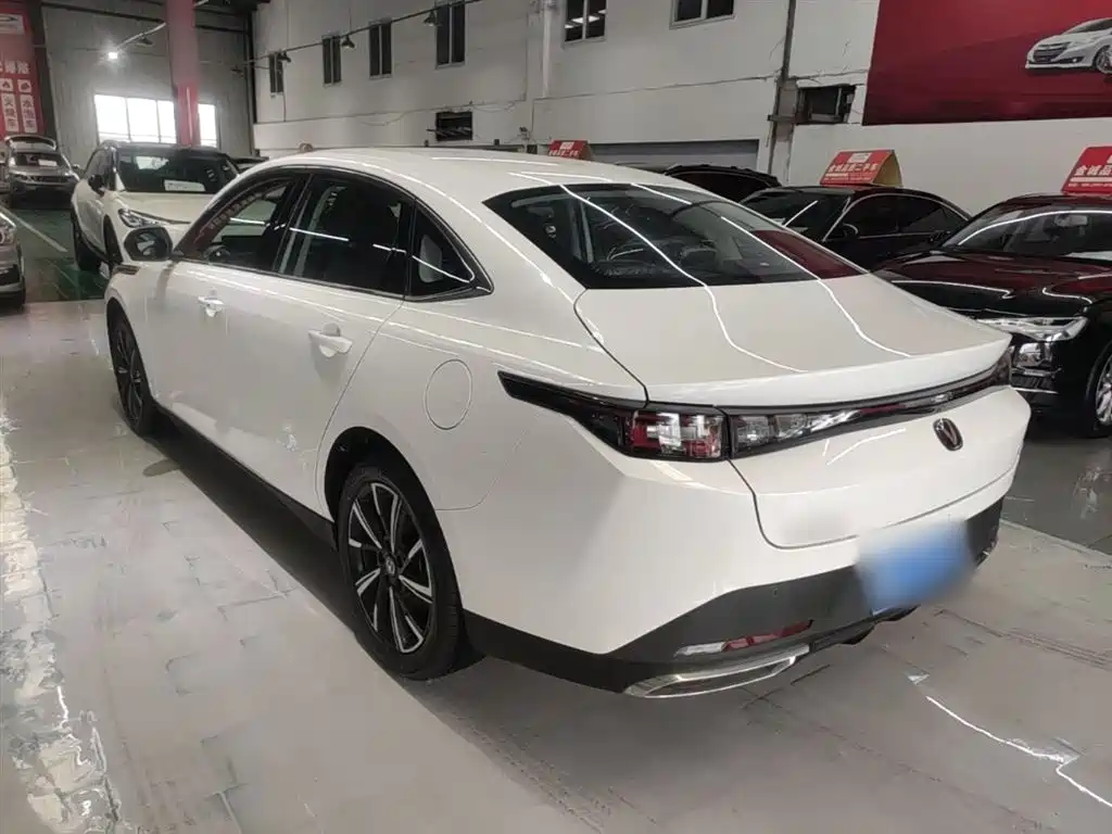 Changan Eado 2025 1.5T 500Bar Luxury