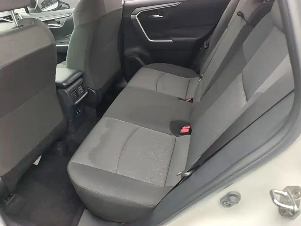 Toyota RAV4 — миниатюра 17