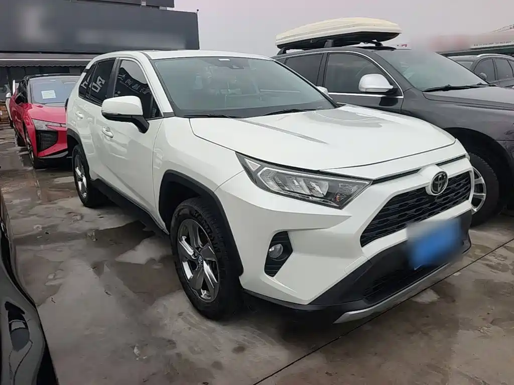 Toyota RAV4 — миниатюра 4