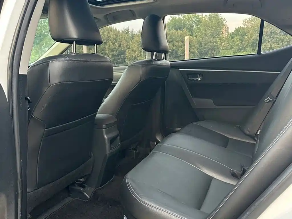 Toyota Corolla Hybrid — миниатюра 7