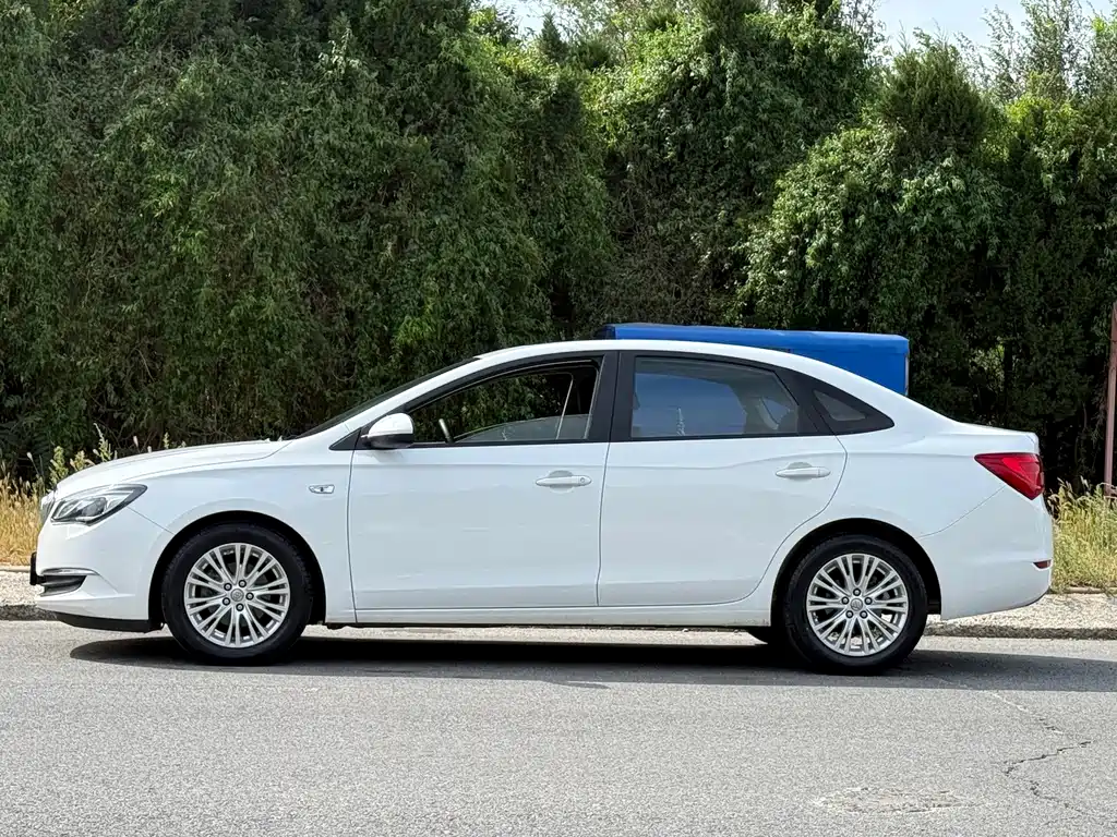 Buick Excelle — миниатюра 4