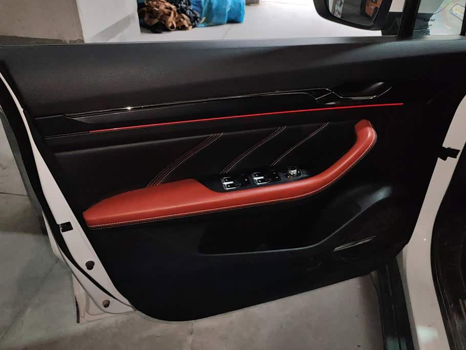 Geely Emgrand S 1.4 л 2021 г. Белый, пробег 15400 км