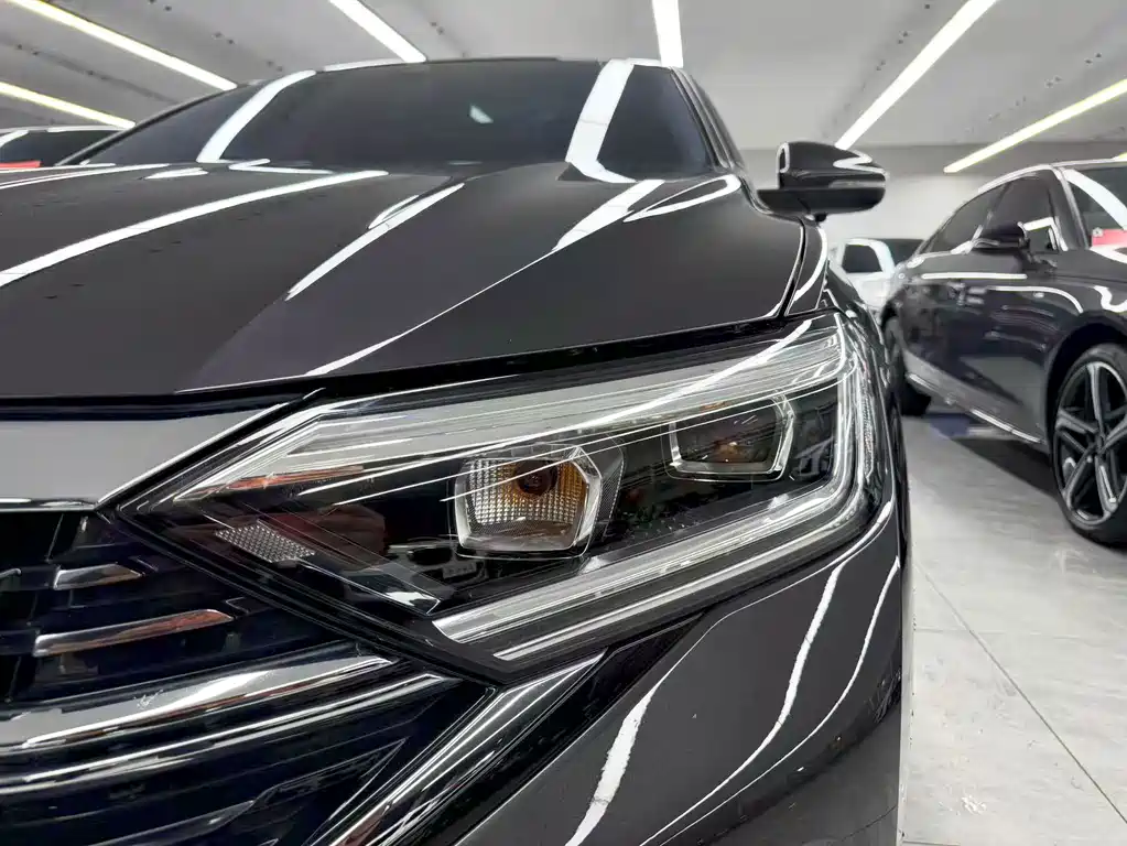 Volkswagen Sagitar — миниатюра 23