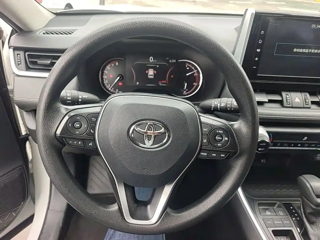Toyota RAV4 — миниатюра 11