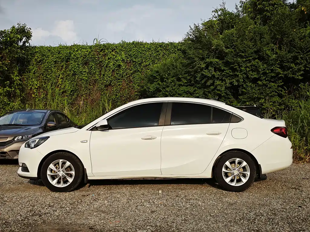 Buick Excelle — миниатюра 5