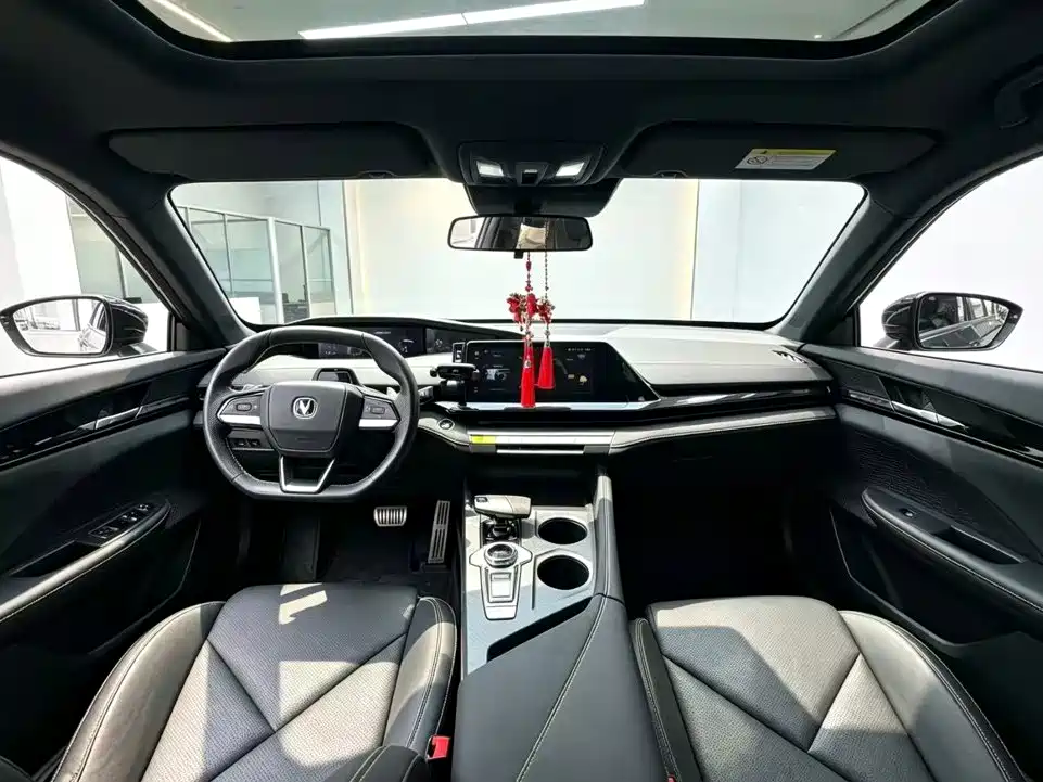 Changan UNI-V — миниатюра 5