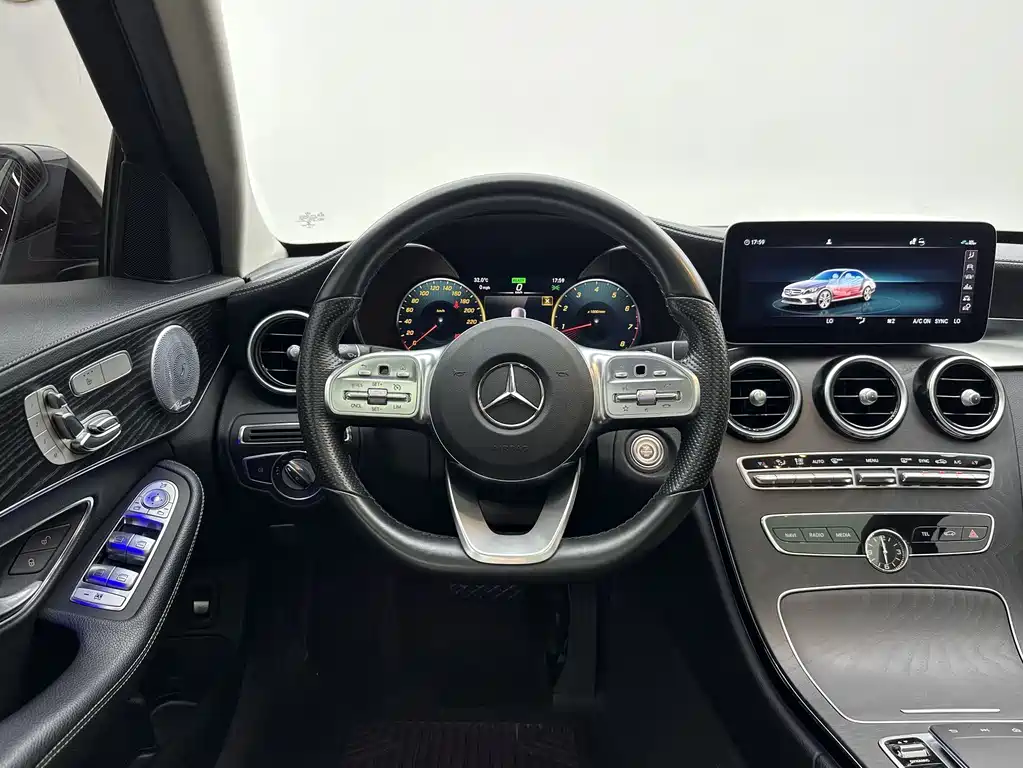 Mercedes-Benz C-Class — миниатюра 8