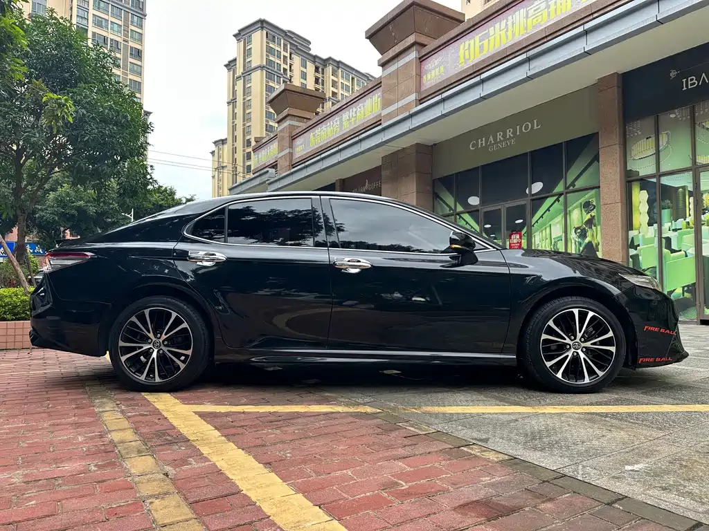 Toyota Camry — миниатюра 7