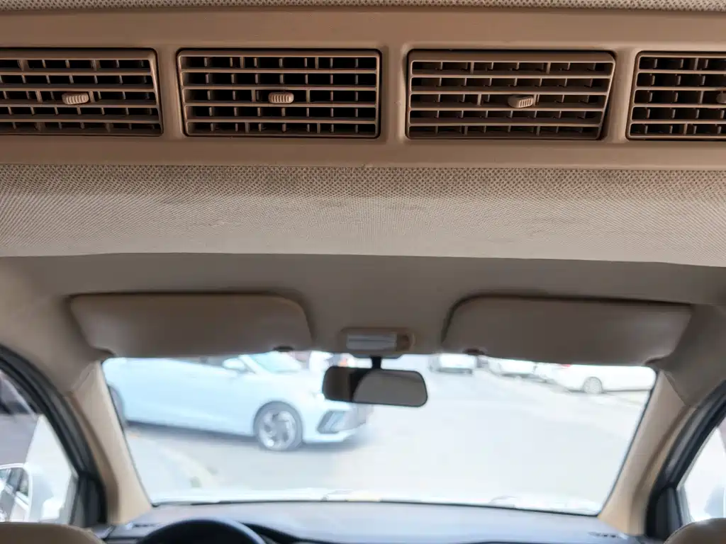 Wuling Hongguang V — миниатюра 15