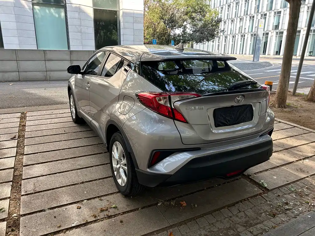 Toyota IZOA — миниатюра 6