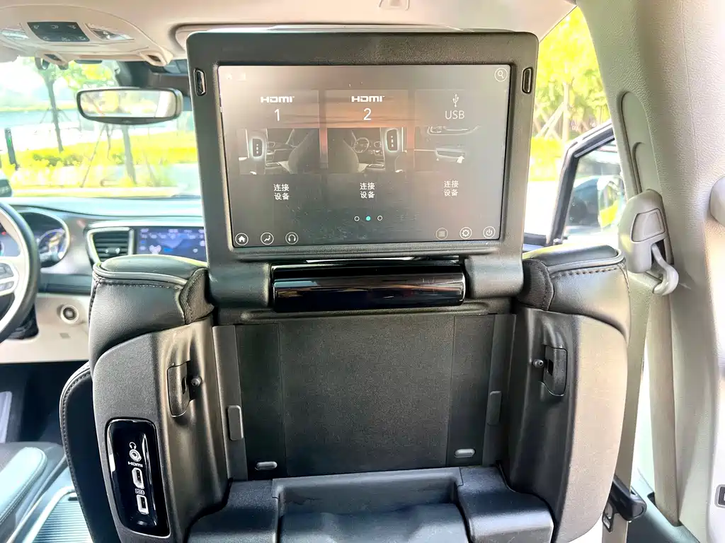 Chrysler Grand Voyager (Import) — миниатюра 21