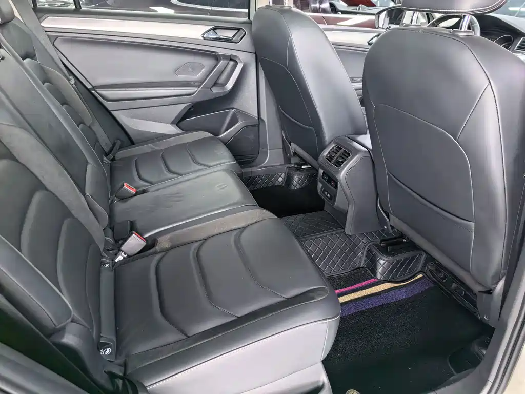 Volkswagen Tiguan L — миниатюра 11