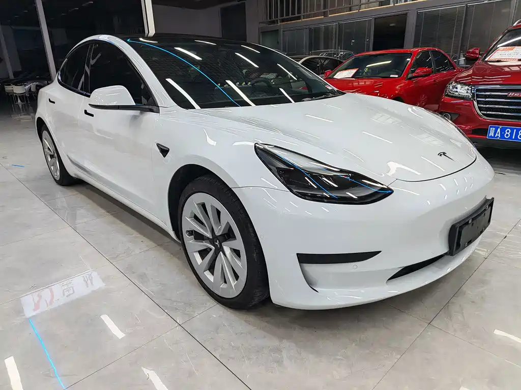 Tesla Model 3 — миниатюра 3