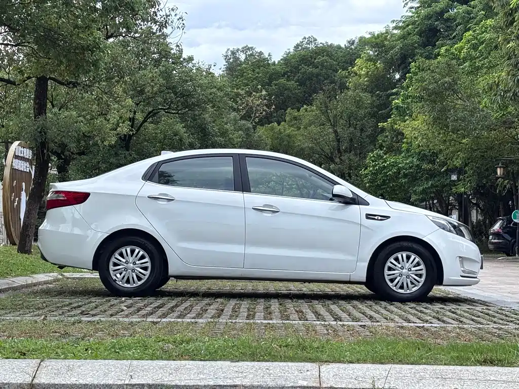 Kia K2 — миниатюра 5
