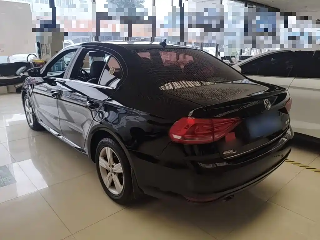 Volkswagen Lavida — миниатюра 5