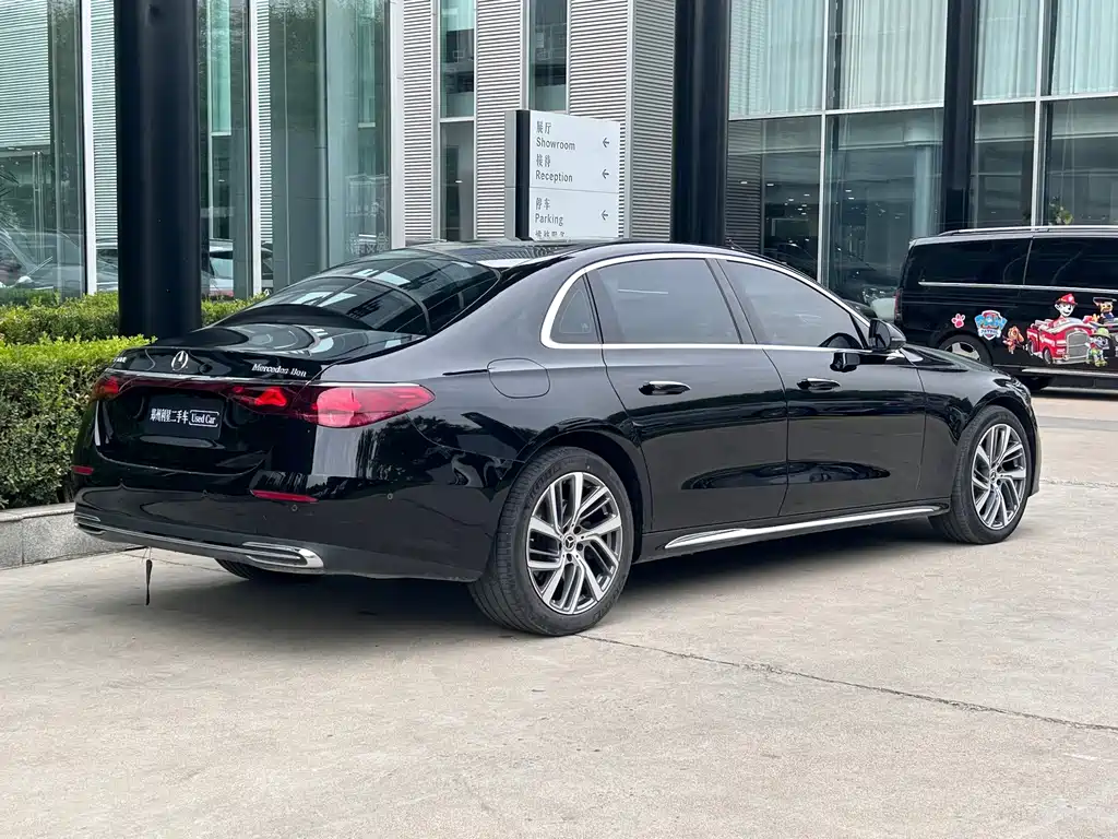 Mercedes-Benz E-Class — миниатюра 5