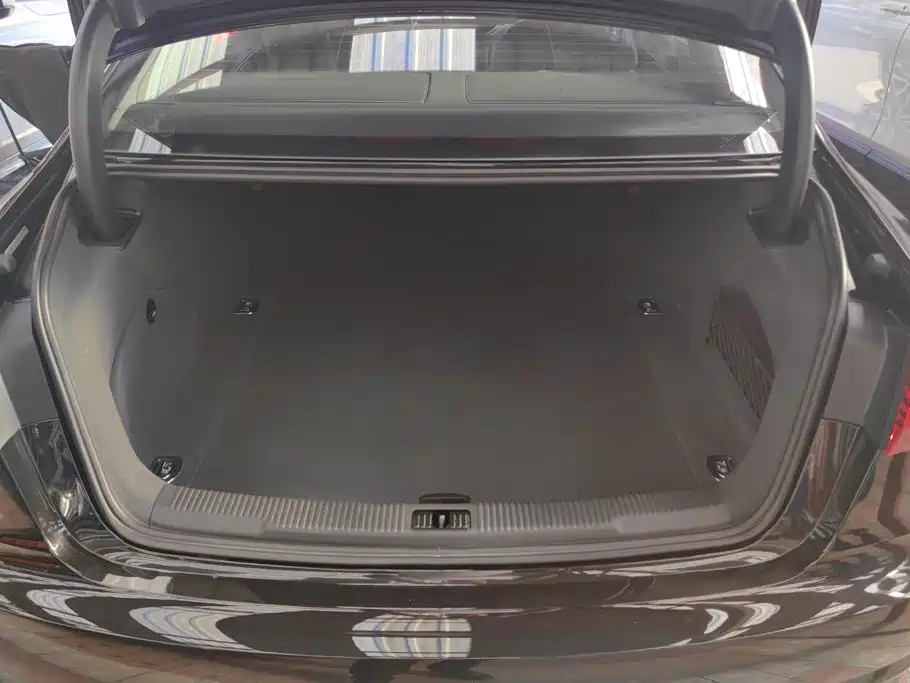 Audi A6L — миниатюра 4
