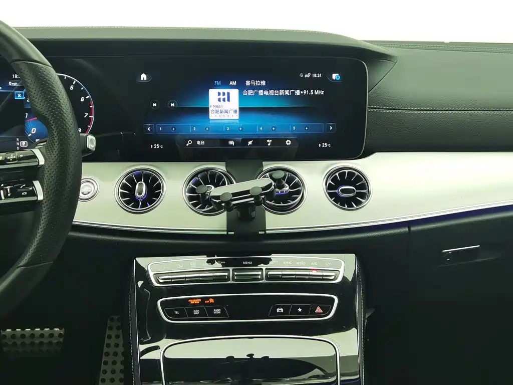 Mercedes-Benz E-Class (Import) — миниатюра 12