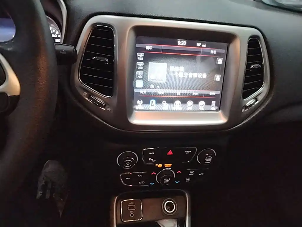 Jeep Compass — миниатюра 13
